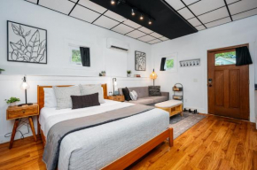 L Studio Traverse close to downtown and Beach